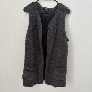 Babeau Grey & Black Textured Vest, Size Large